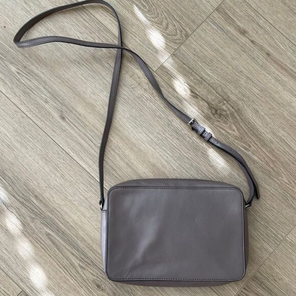 Michael Kors genuine Diamond Grommet Crossbody Leather Bag CINDER Neutral - Picture 9 of 12